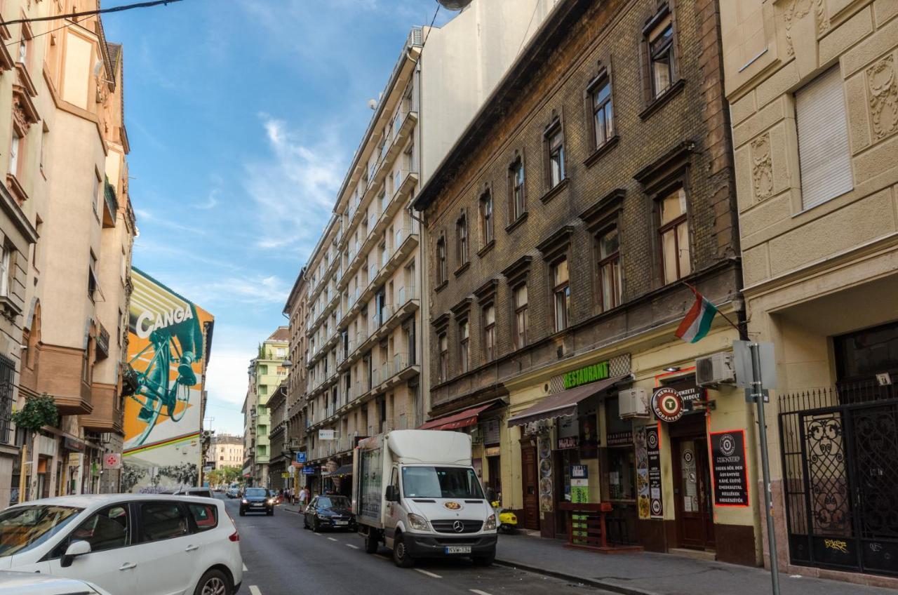 In Centre A16 Budapesta